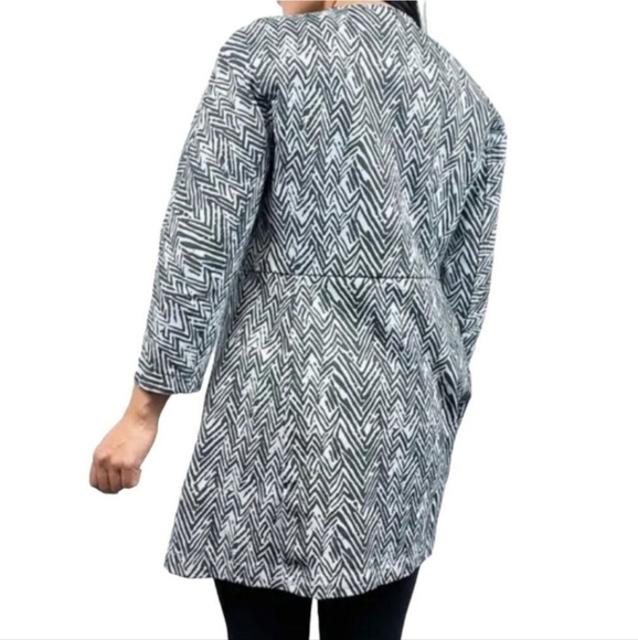 Cabi Grey White 3/4 Sleeve Chevron Print Ponte Knit Blazer Jacket L - Picture 2 of 11